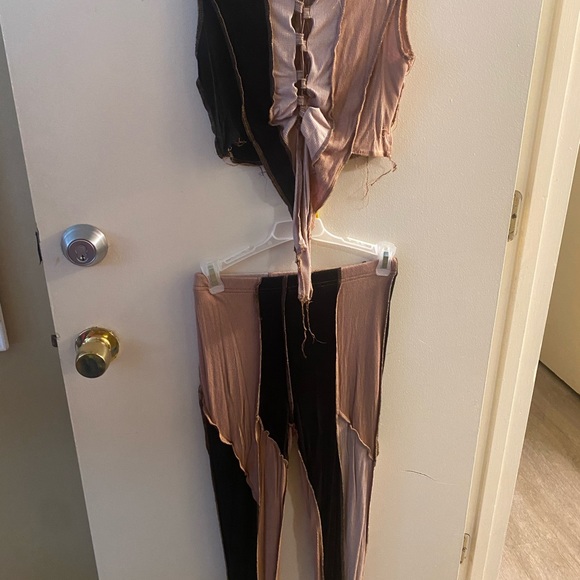 Ribbed and Distressed Legging And Croptol set - Picture 2 of 5